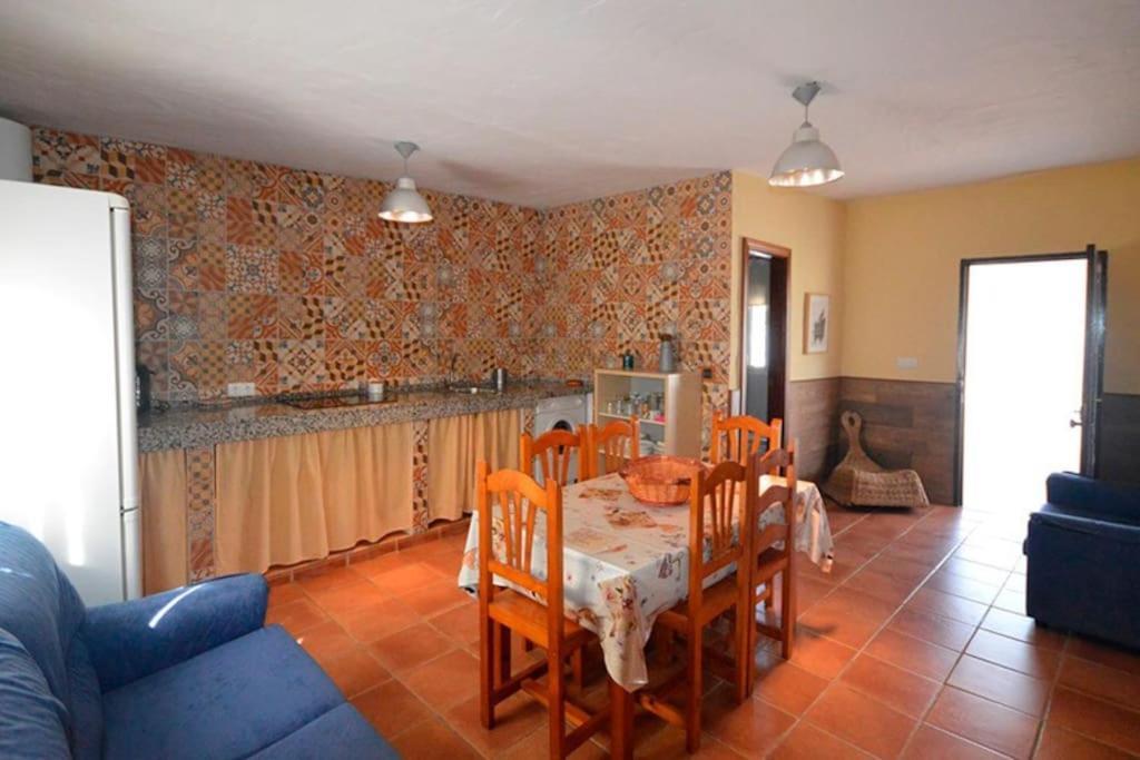 Casas Paqui Y Pablo Con Piscina Compartida En Conil Holiday home