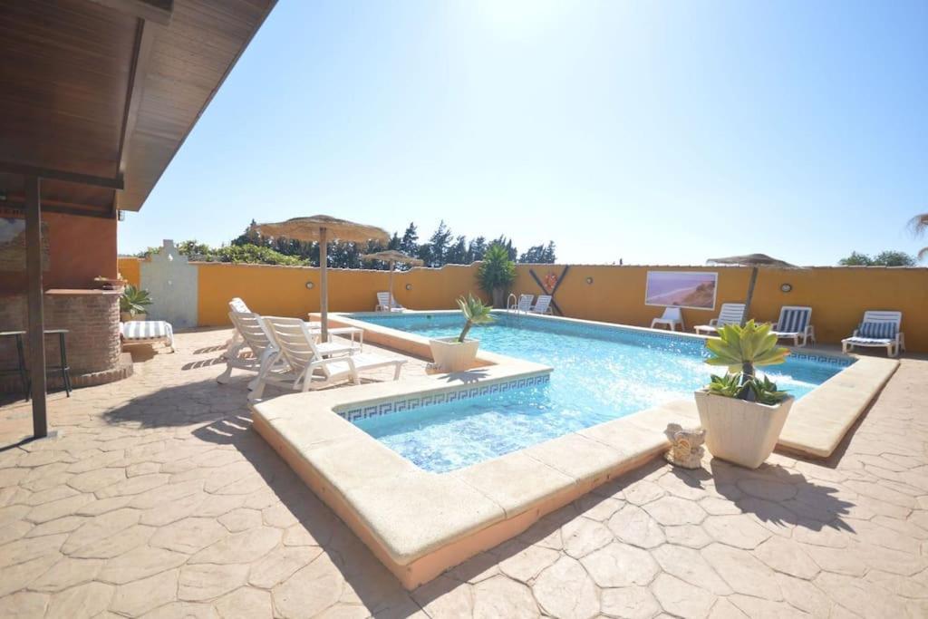 Casas Paqui Y Pablo Con Piscina Compartida En Conil Holiday home *